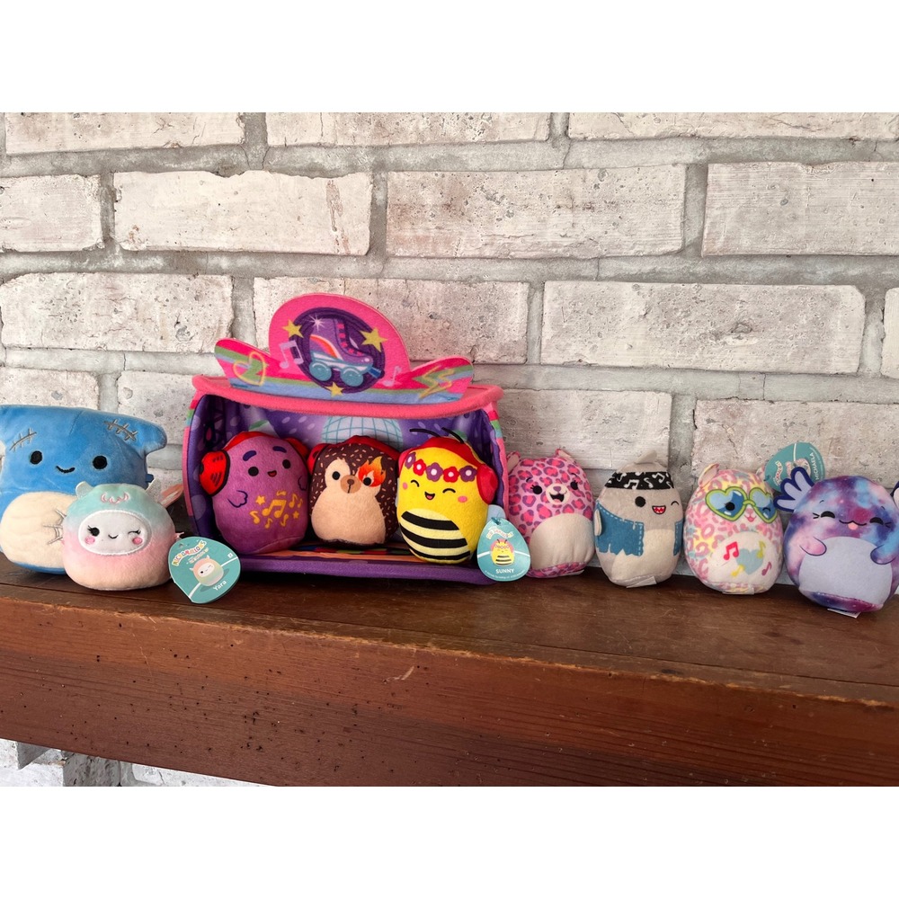 Lot 9 Squishmallows & Squishville Roller‎ Rink